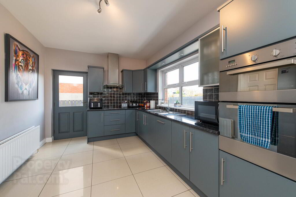 14 Shorelands Gardens 7 of 32