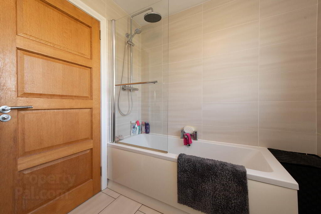 14 Shorelands Gardens 23 of 32