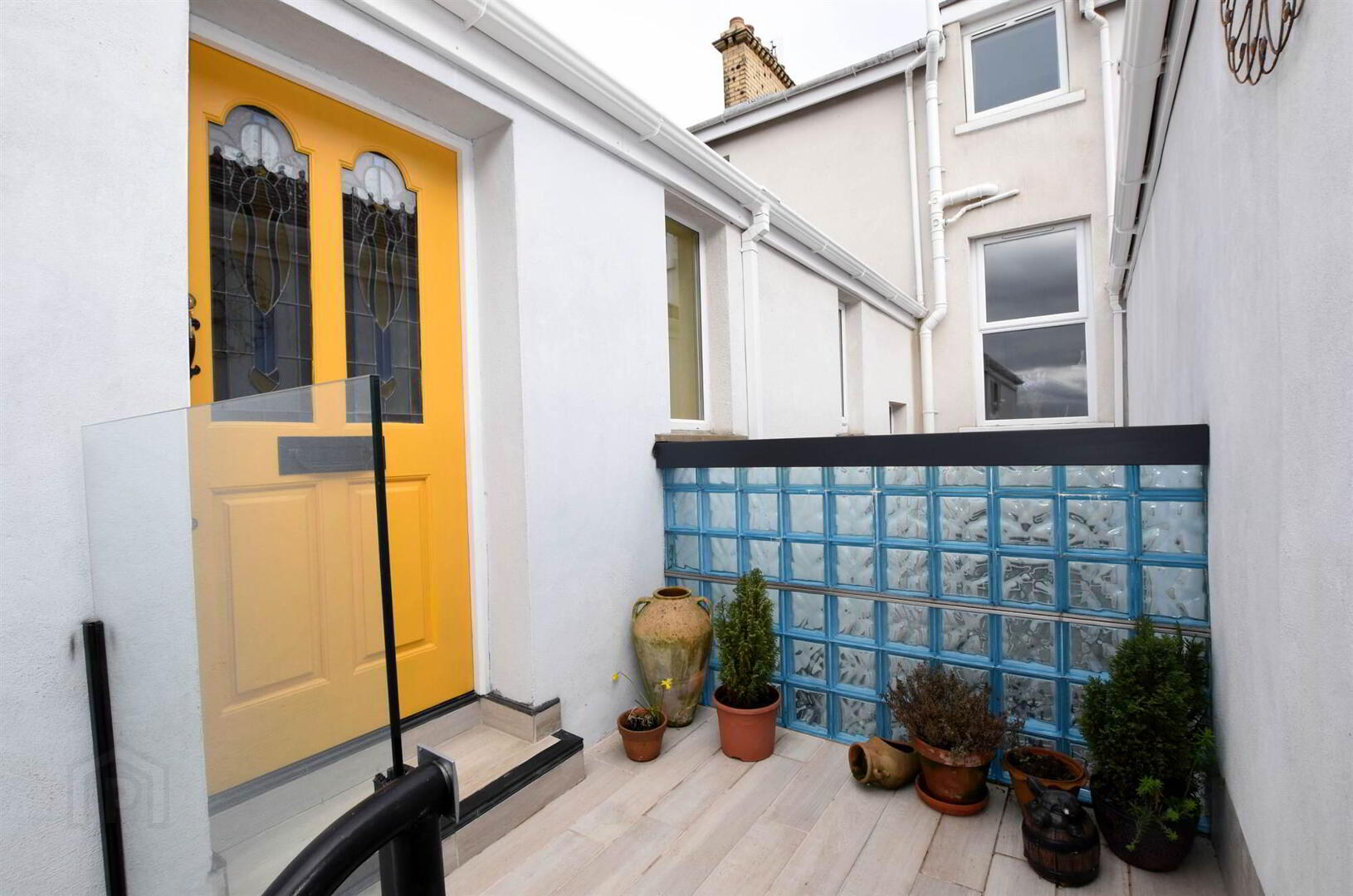 'DIAMOND TERRACE', 8b Victoria Avenue 1 of 19