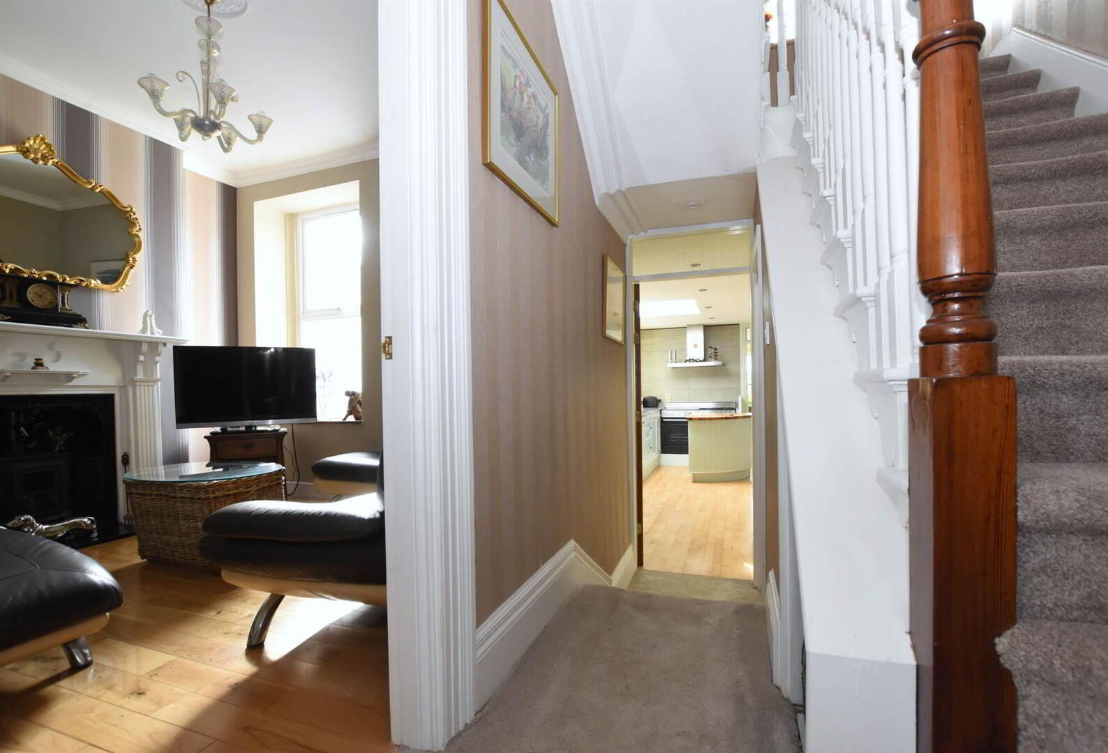 'DIAMOND TERRACE', 8b Victoria Avenue 6 of 19