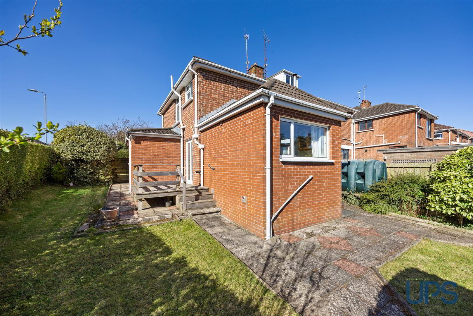 32 Hillhead Drive 26 of 34
