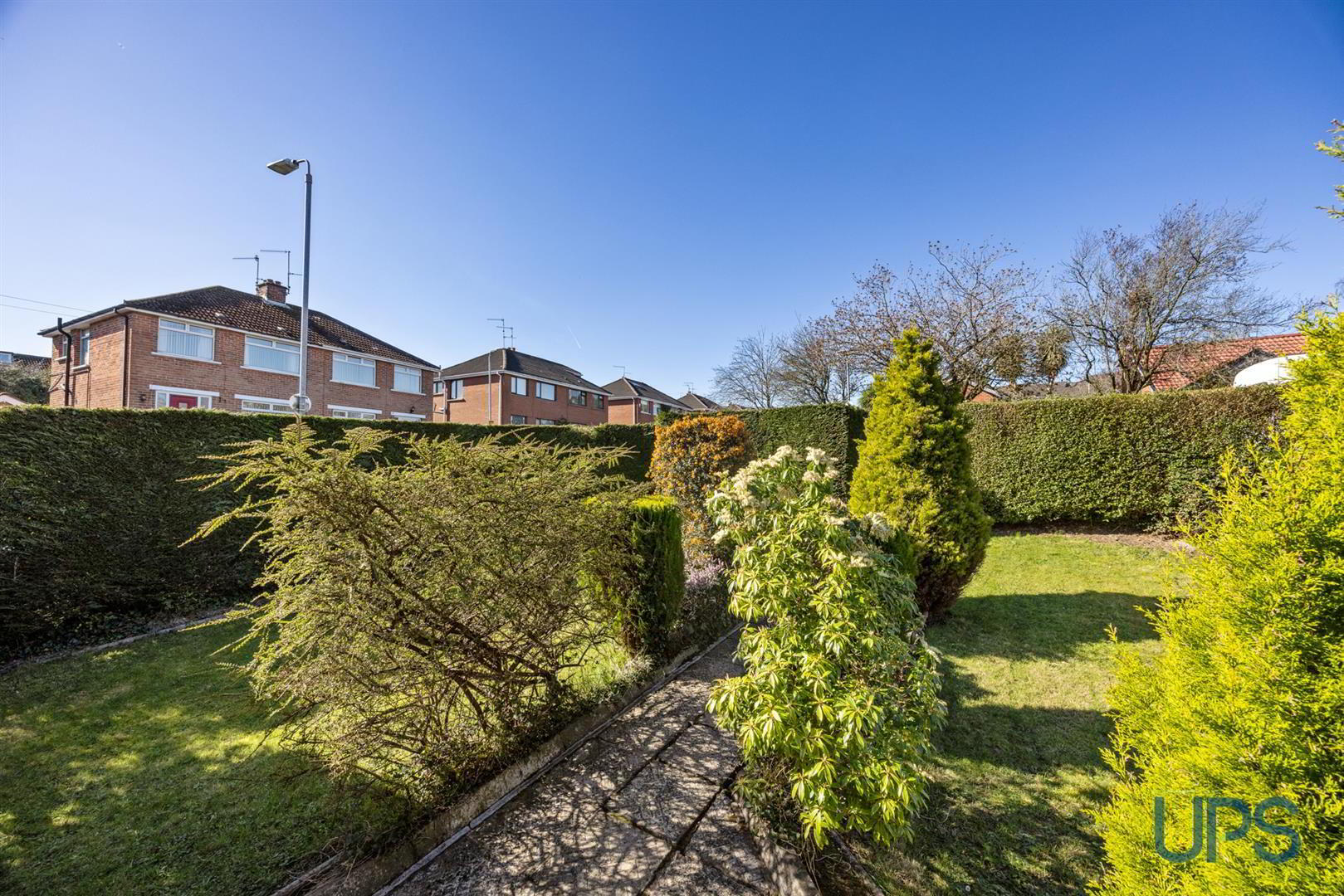 32 Hillhead Drive 29 of 34