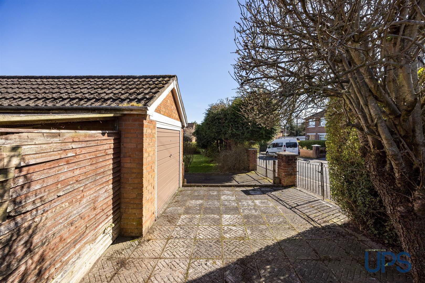 32 Hillhead Drive 30 of 34