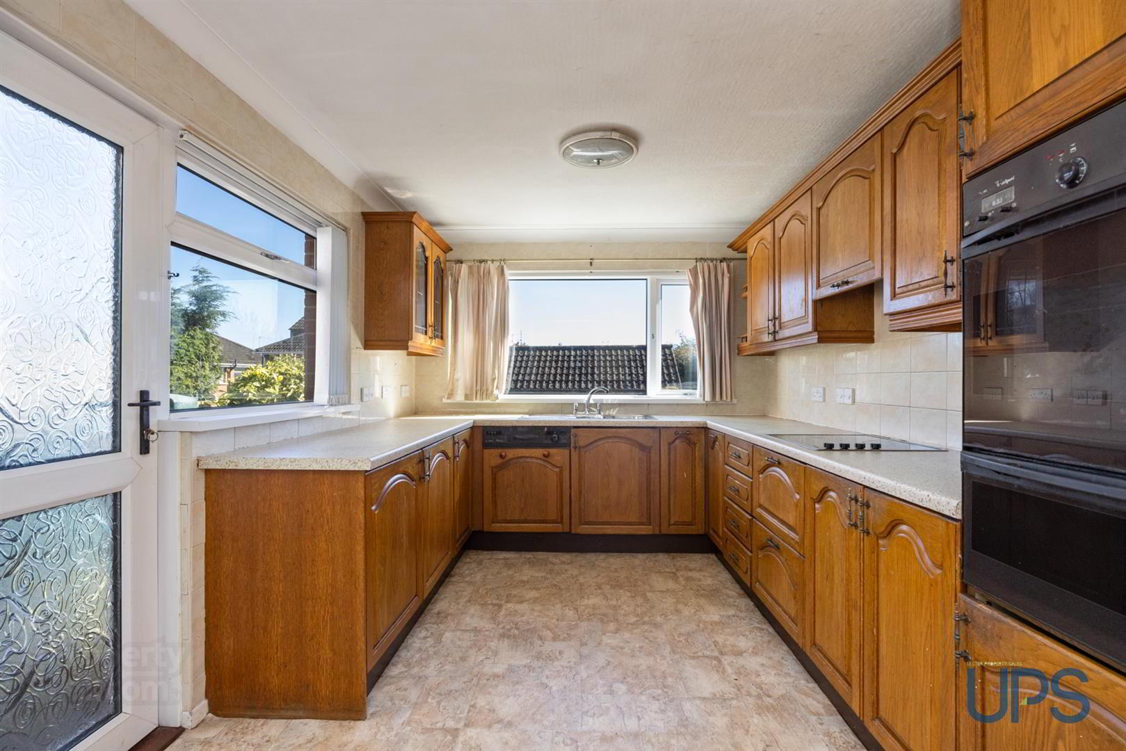 32 Hillhead Drive 10 of 34