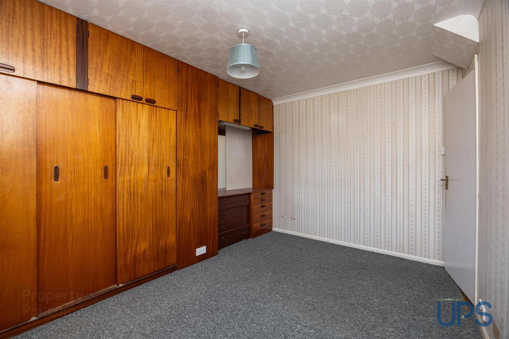 32 Hillhead Drive 18 of 34