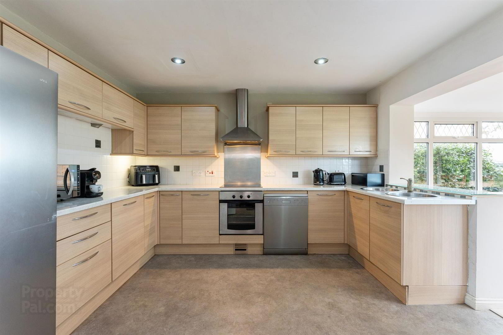 20 Beechfield Avenue 11 of 27