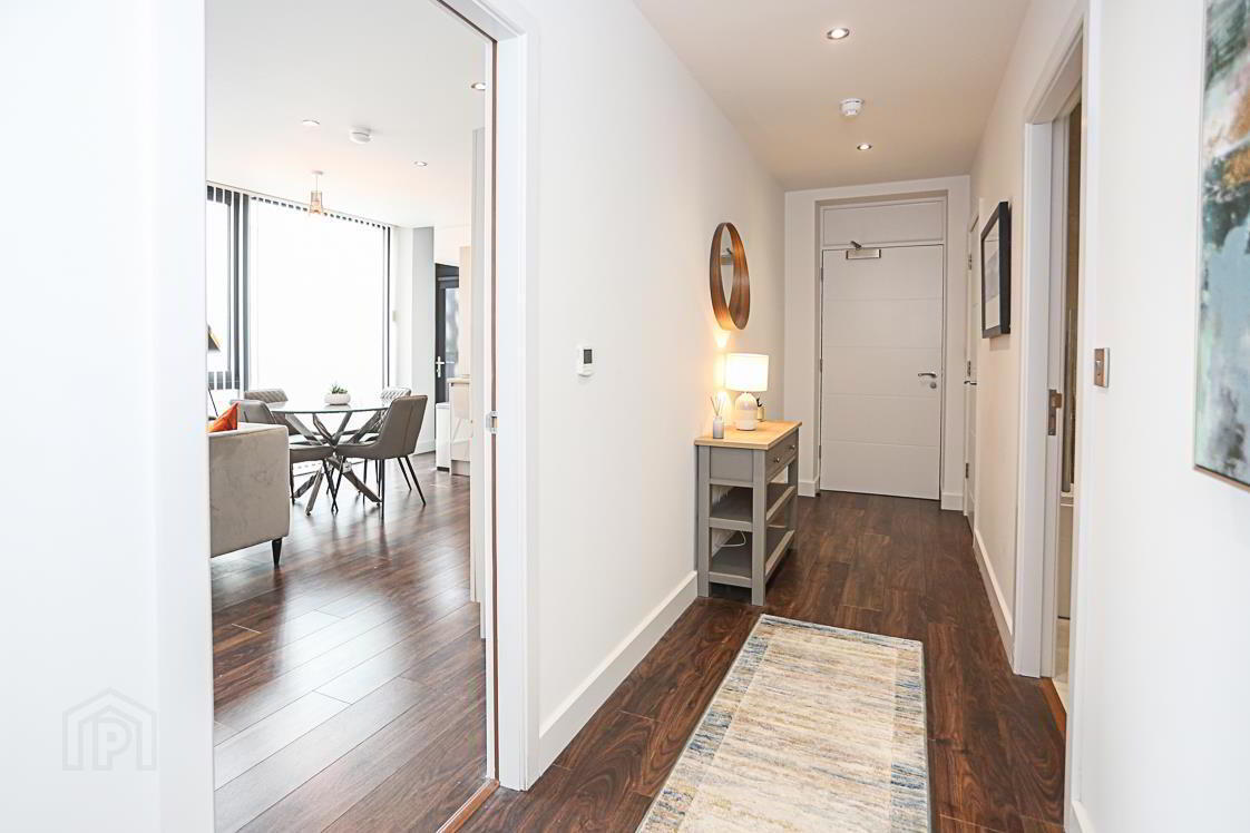 Apt 14, 124 High Street 4 of 25