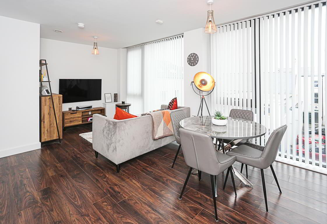 Apt 14, 124 High Street 6 of 25