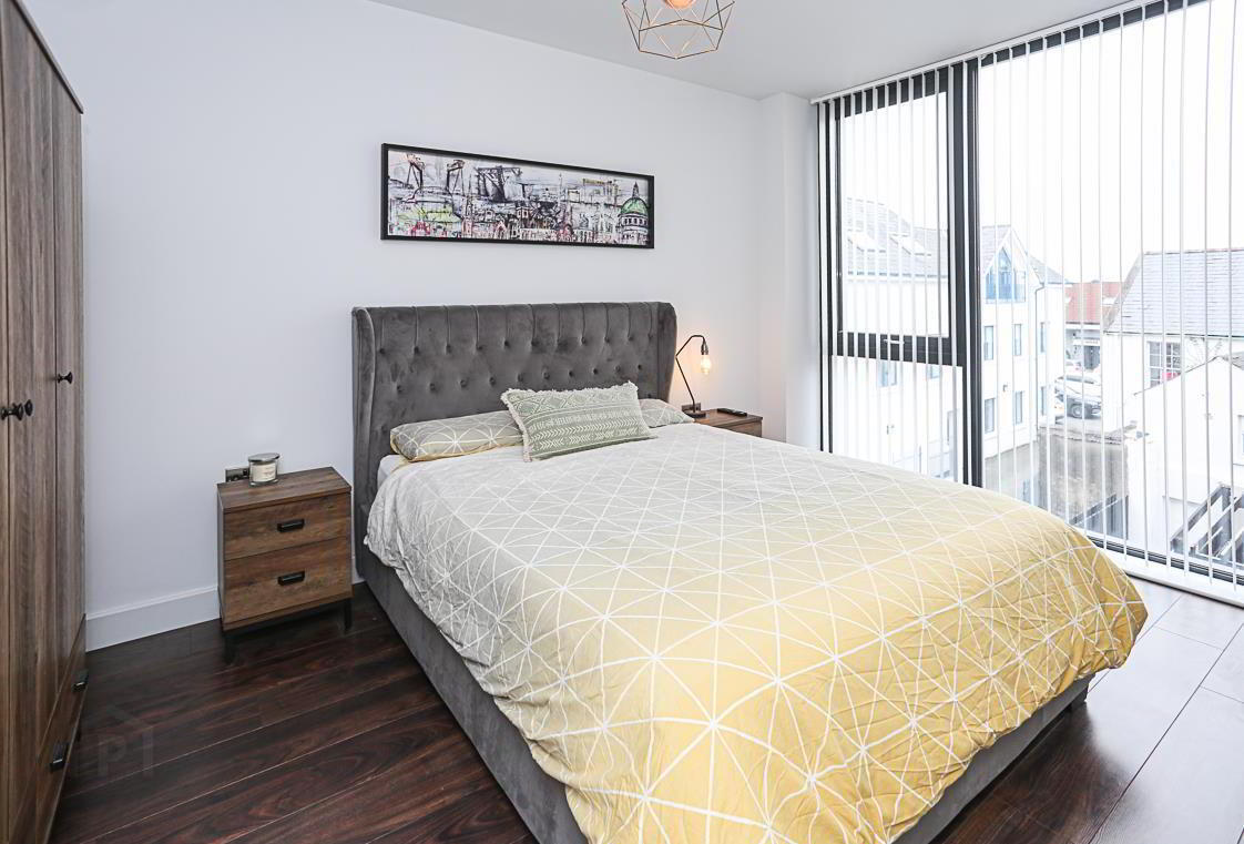 Apt 14, 124 High Street 14 of 25