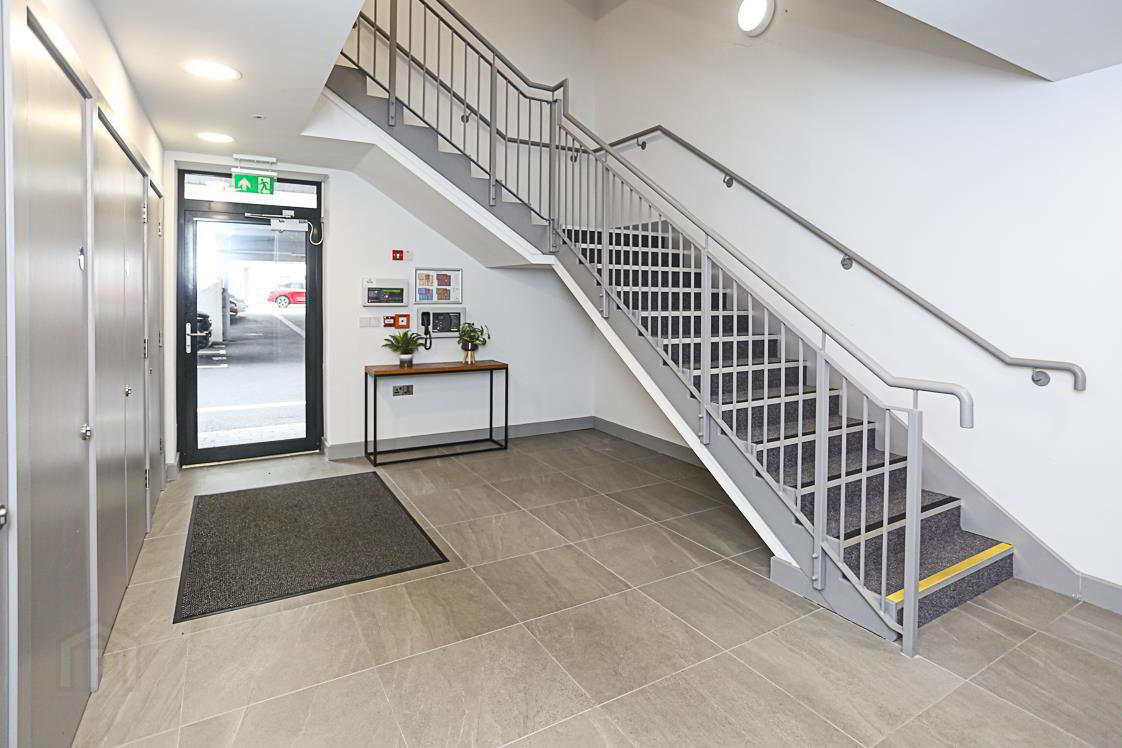 Apt 14, 124 High Street 20 of 25