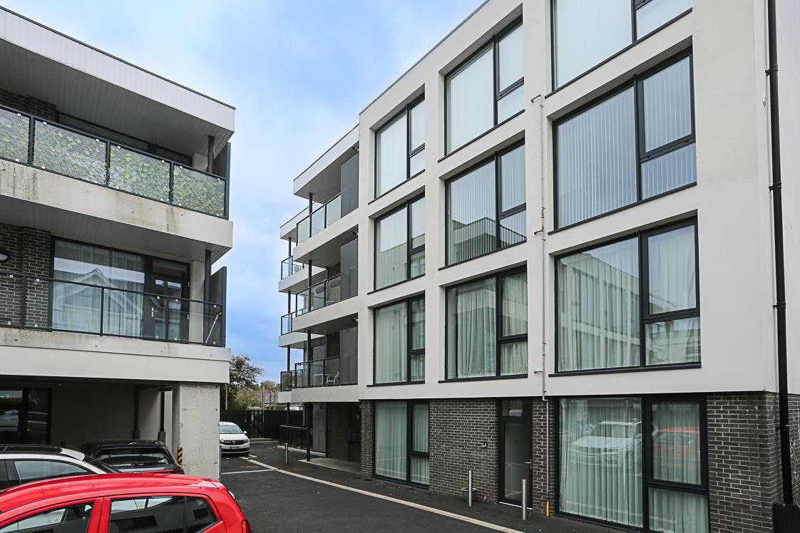 Apt 14, 124 High Street 22 of 25