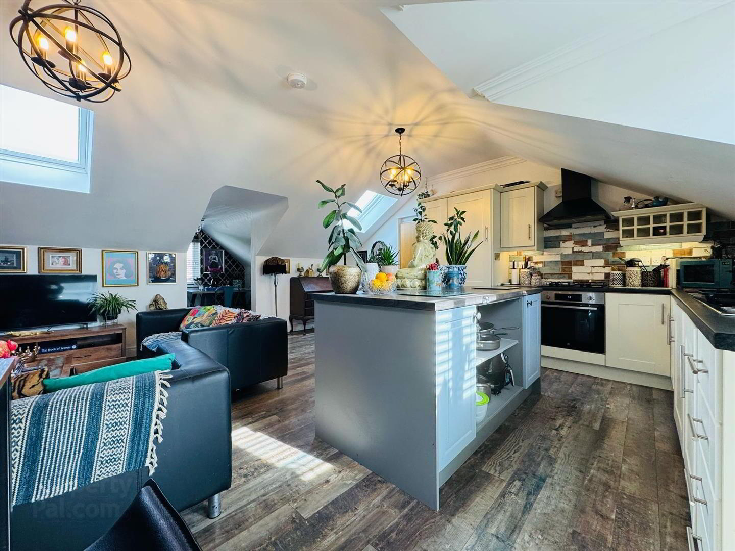 Apartment 5 Hillview Mews 17a Hillview Park 8 of 14