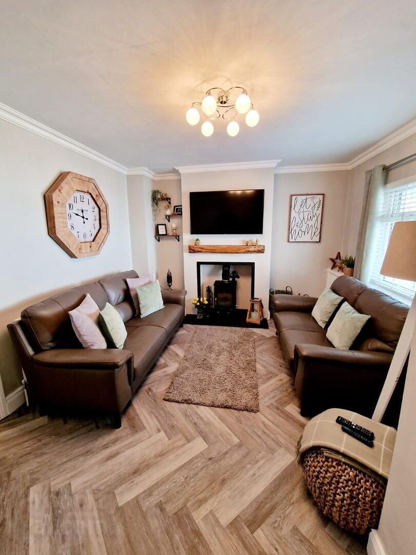 20 Colinview Street 4 of 12