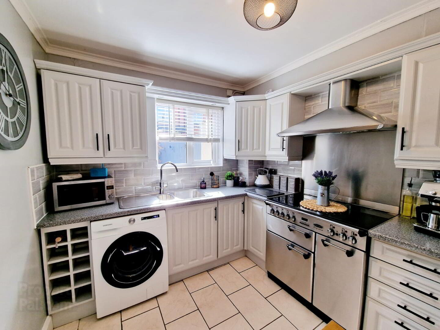 20 Colinview Street 6 of 12