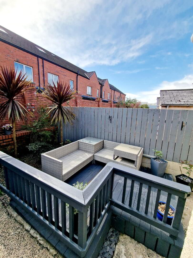 20 Colinview Street 7 of 12