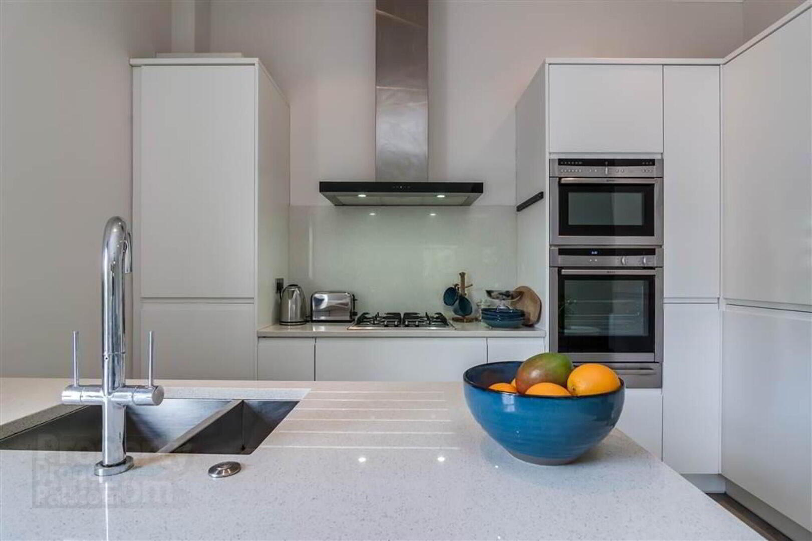 Apartment 2 83 Myrtlefield Park 8 of 12