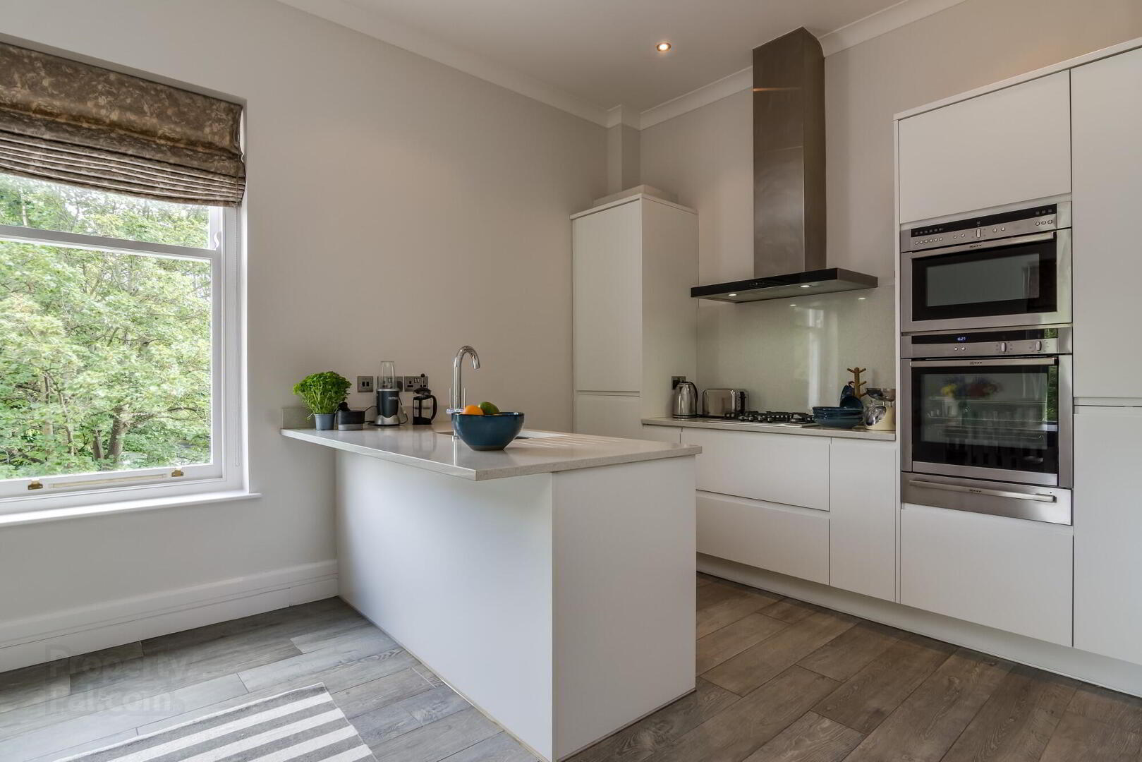 Apartment 2 83 Myrtlefield Park 7 of 12