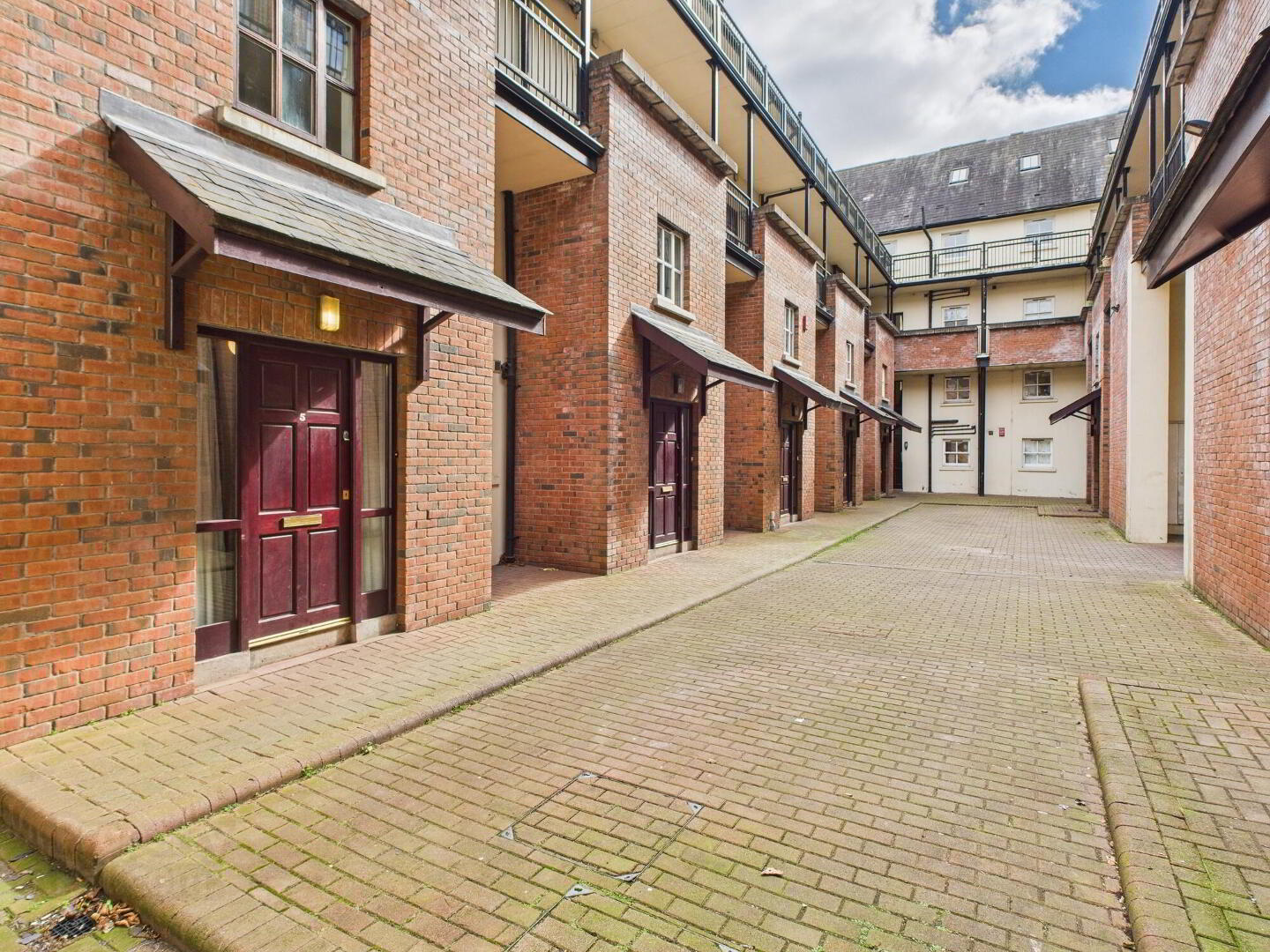 5 Rossmore Apartments, 48 Rossmore Drive 3 of 18