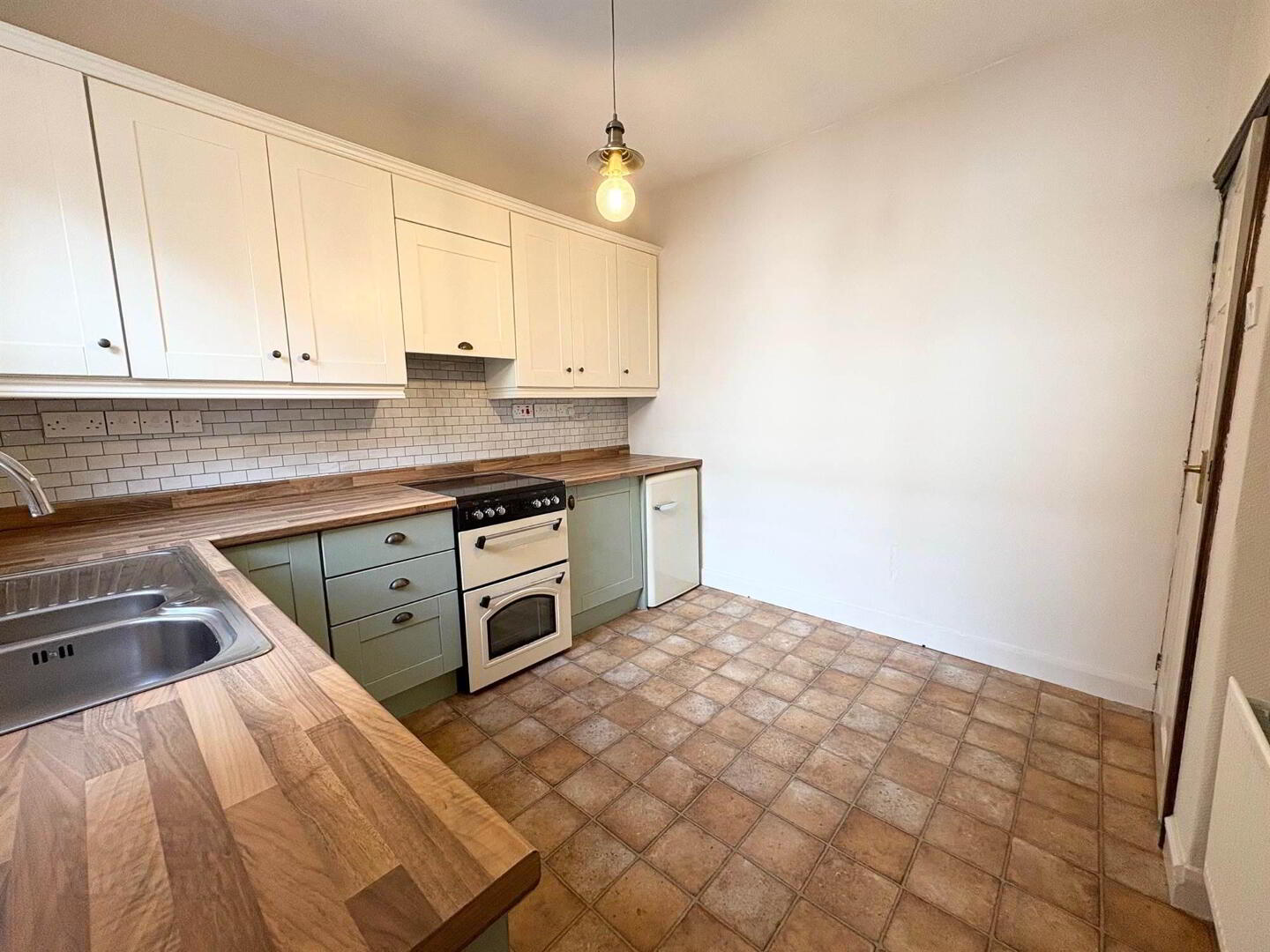 52 Kensington Avenue 8 of 16