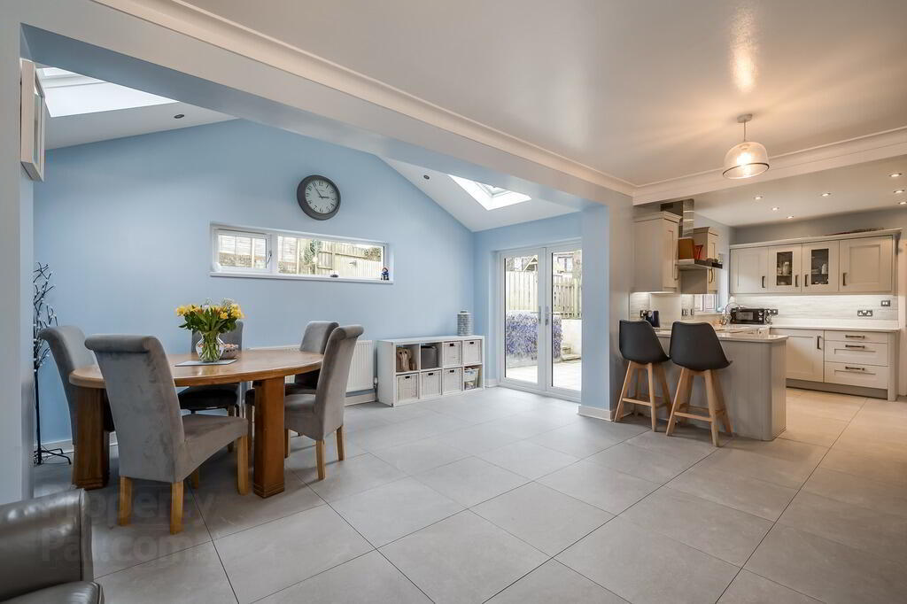 3 Brerton Crescent 9 of 27