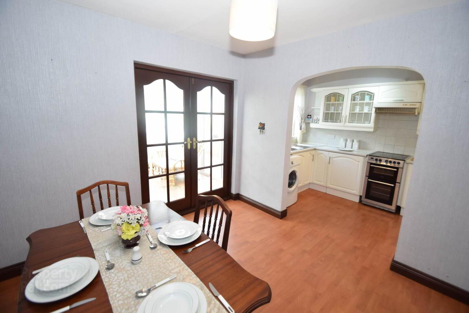 25 Suffolk Crescent 9 of 33