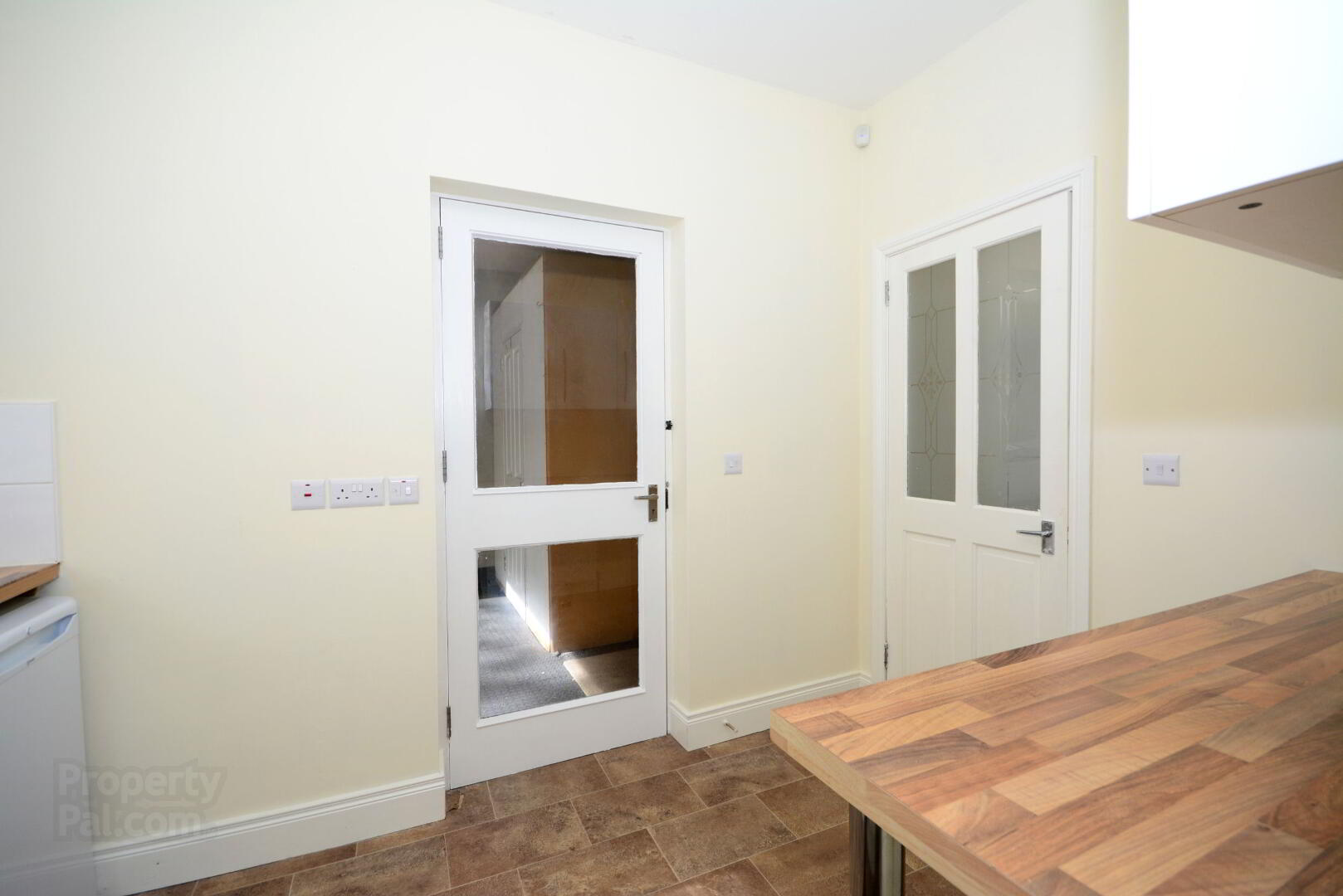 1a Railwayview Street 4 of 10