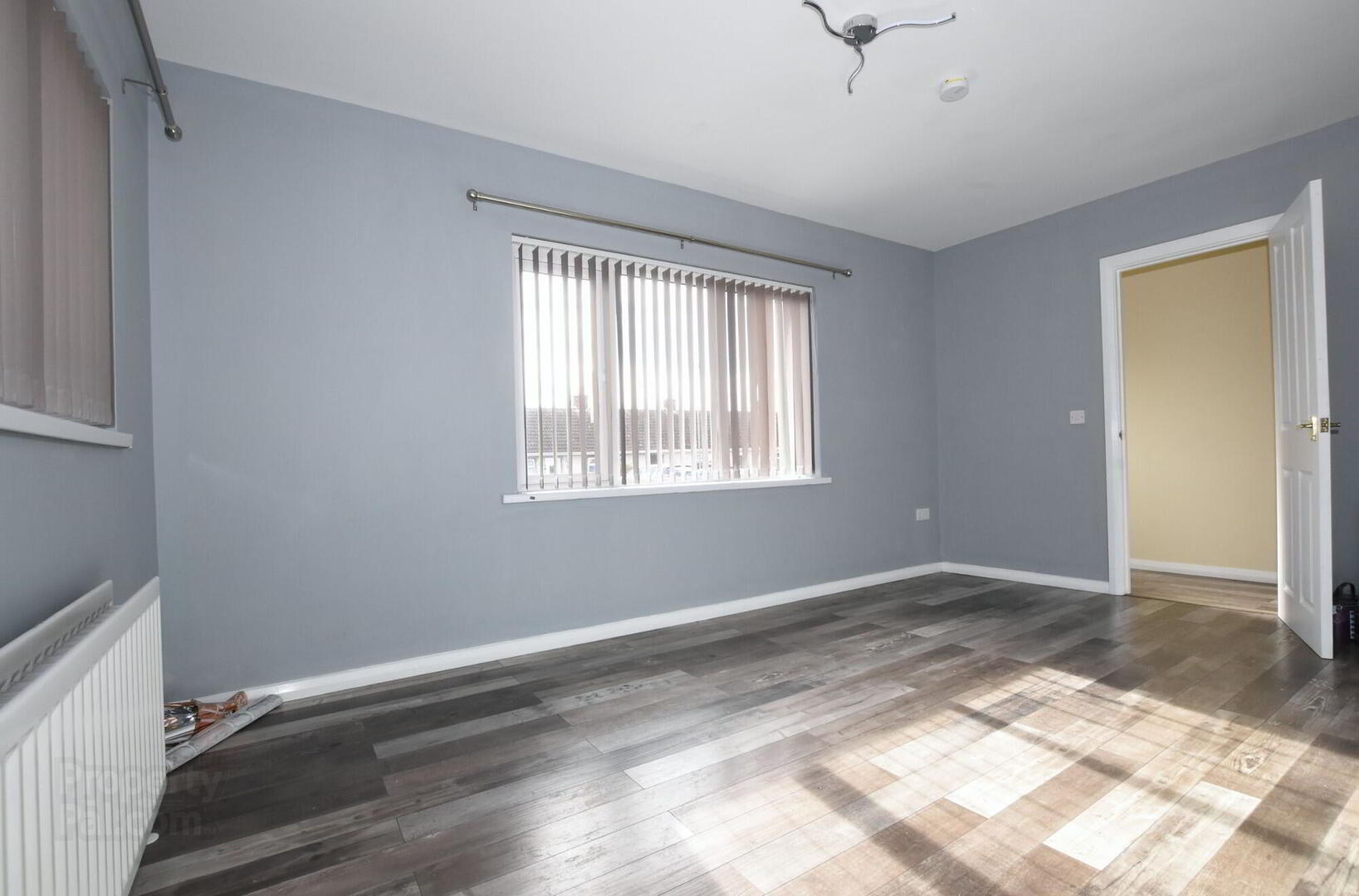 10 Springfield Gardens 6 of 18