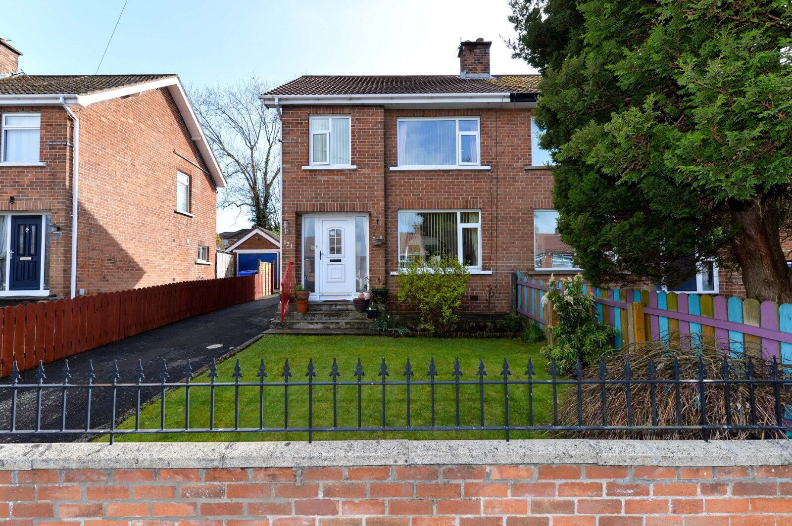 121 Abbey Park 1 of 16
