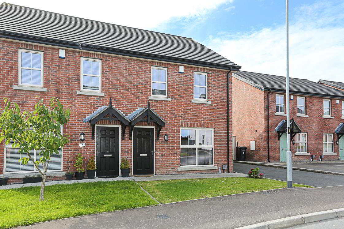 6 Helens Wood Green 1 of 27