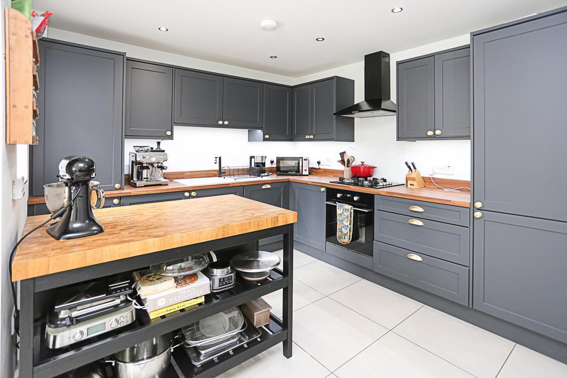 6 Helens Wood Green 8 of 27