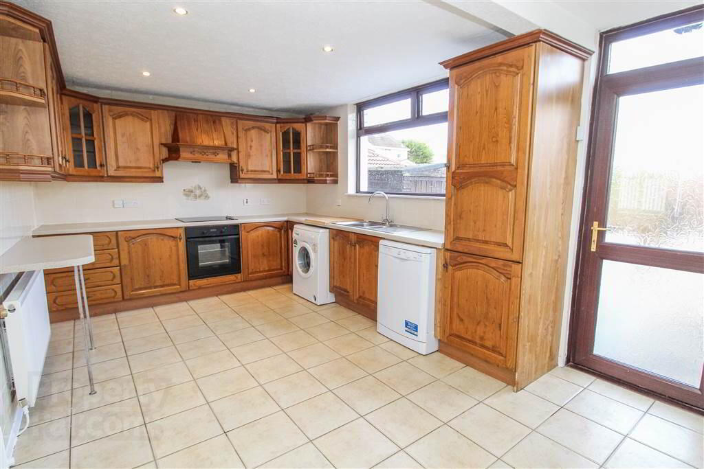 31 Ardmore Avenue 6 of 20