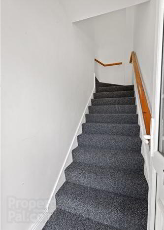 18a Windmill Heights 4 of 15