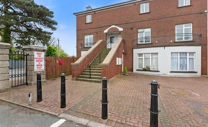 18a Windmill Heights 1 of 15
