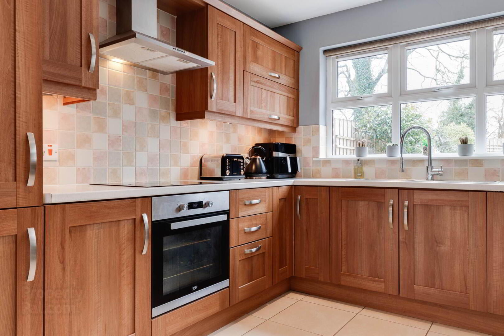28 Rosslane 14 of 32