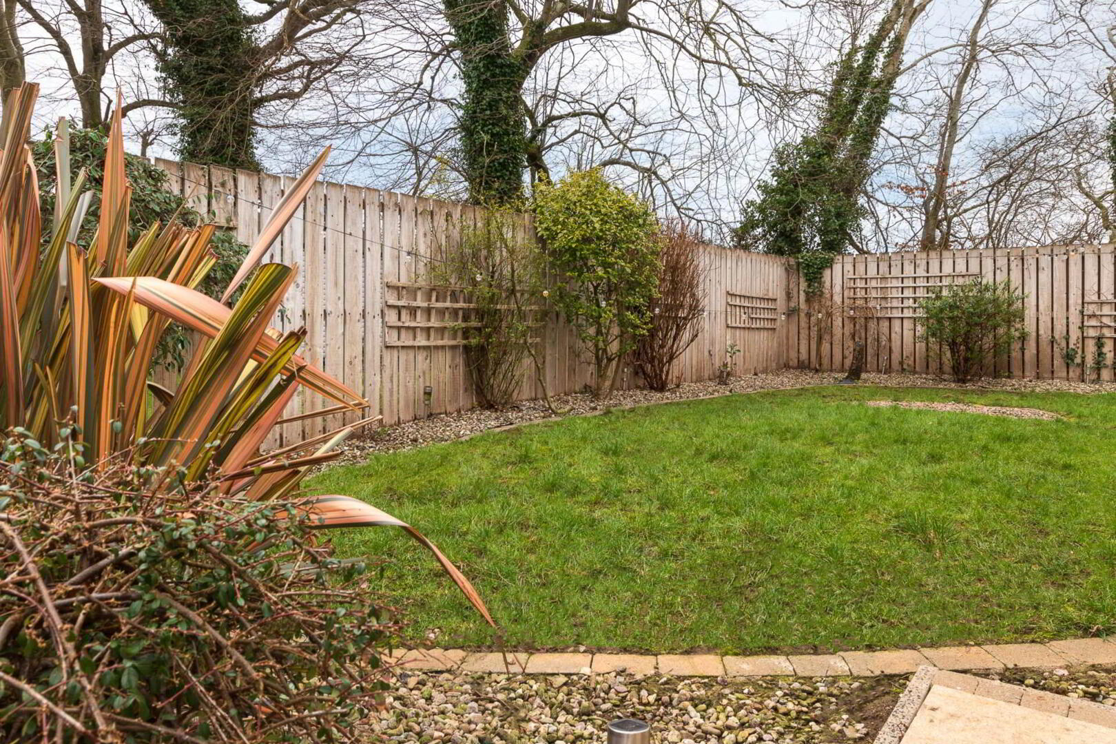 28 Rosslane 30 of 32