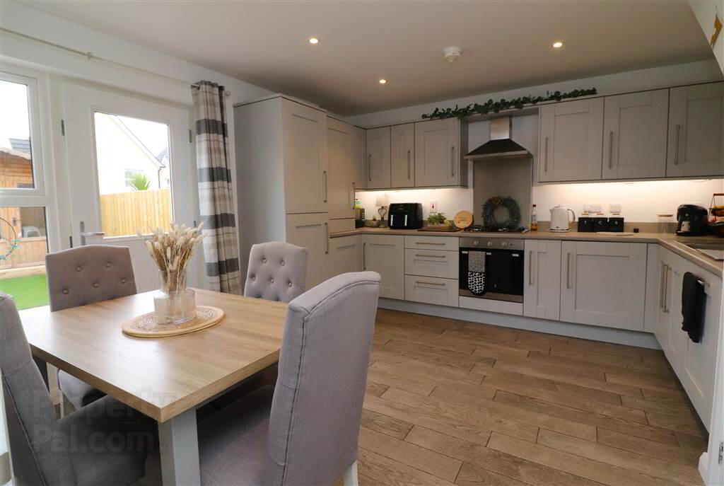 6 Ayrshire Mews 7 of 18