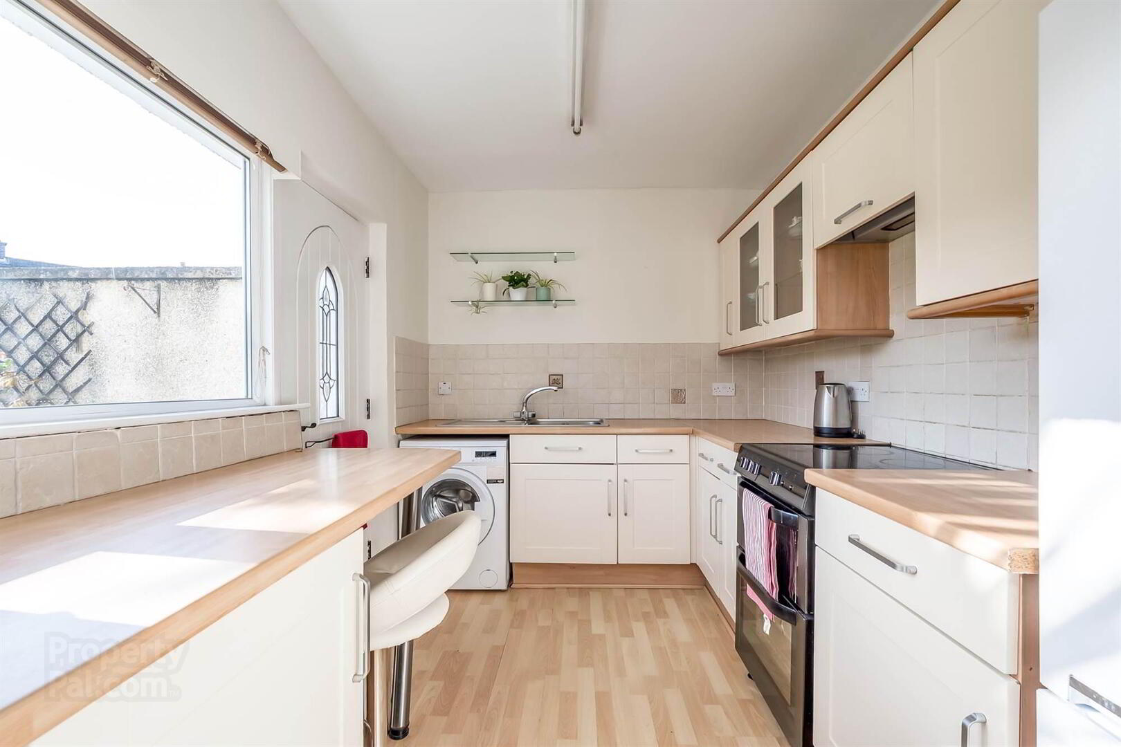 14 Whincroft Road 5 of 13