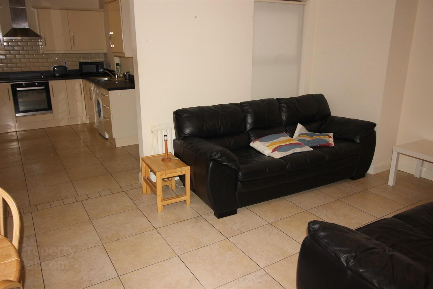 16 Strandview Street 4 of 9
