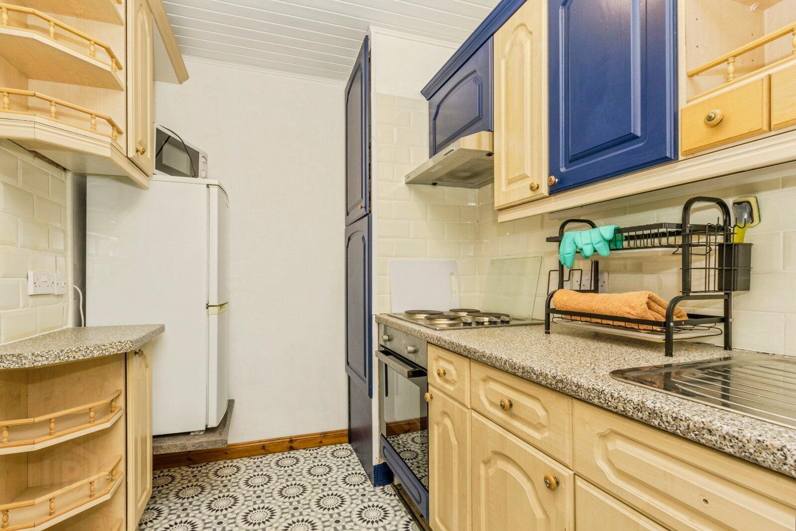 28 Meadowbank Avenue 6 of 12
