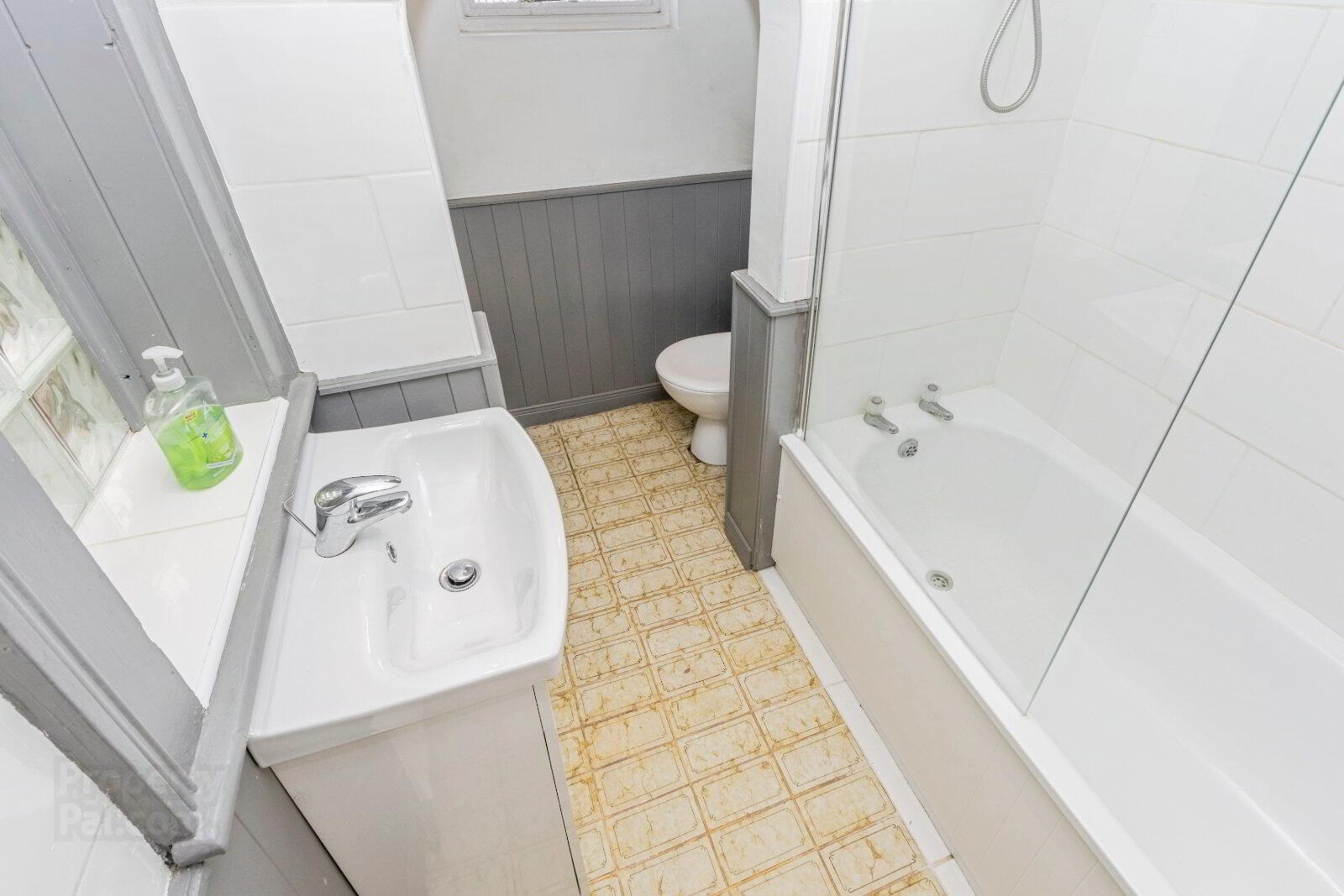 28 Meadowbank Avenue 7 of 12
