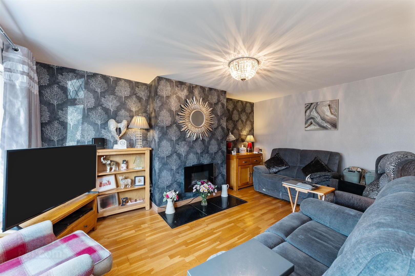 7 Stratford Avenue 5 of 25
