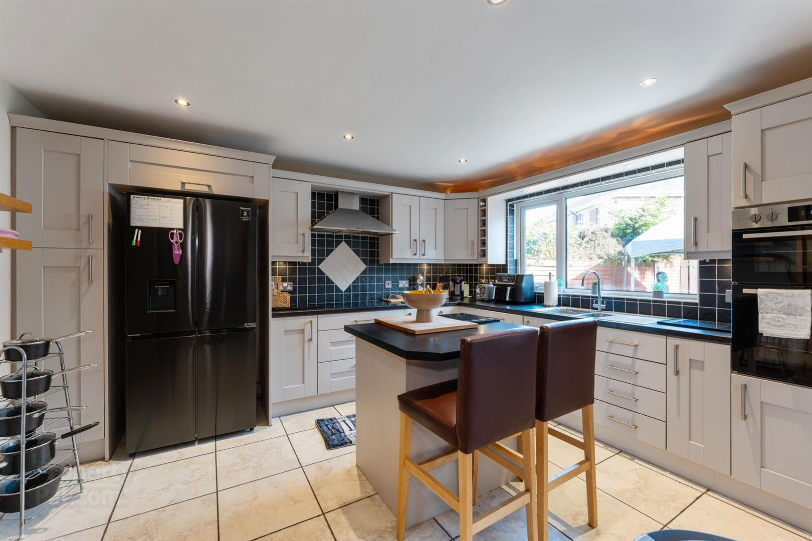 7 Stratford Avenue 12 of 25