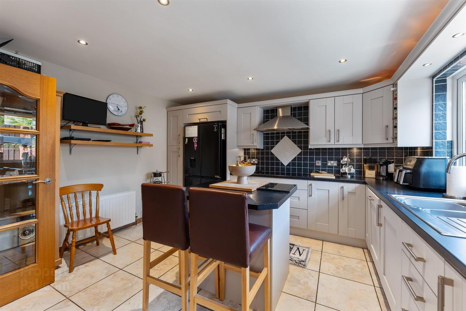 7 Stratford Avenue 15 of 25