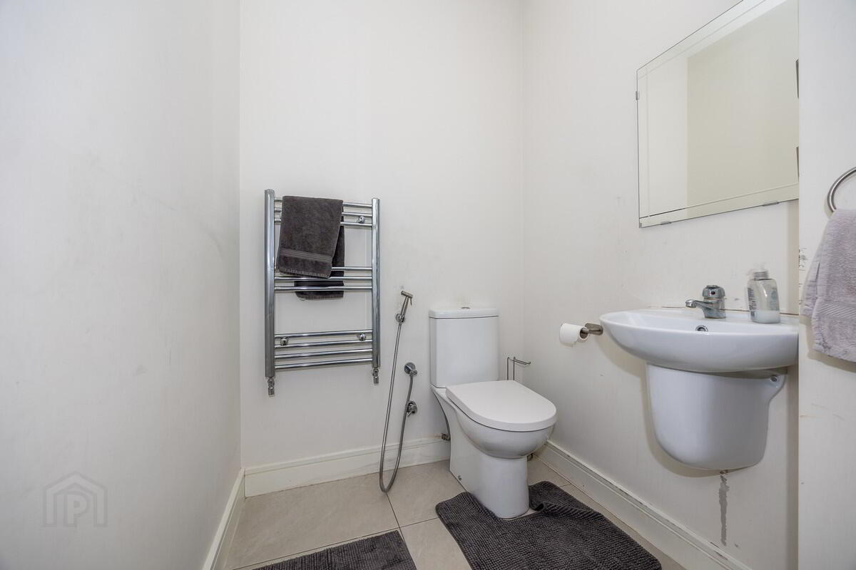 12 Churchfield Park 11 of 24