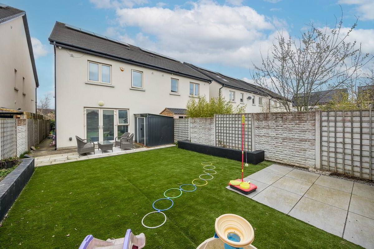 12 Churchfield Park 21 of 24