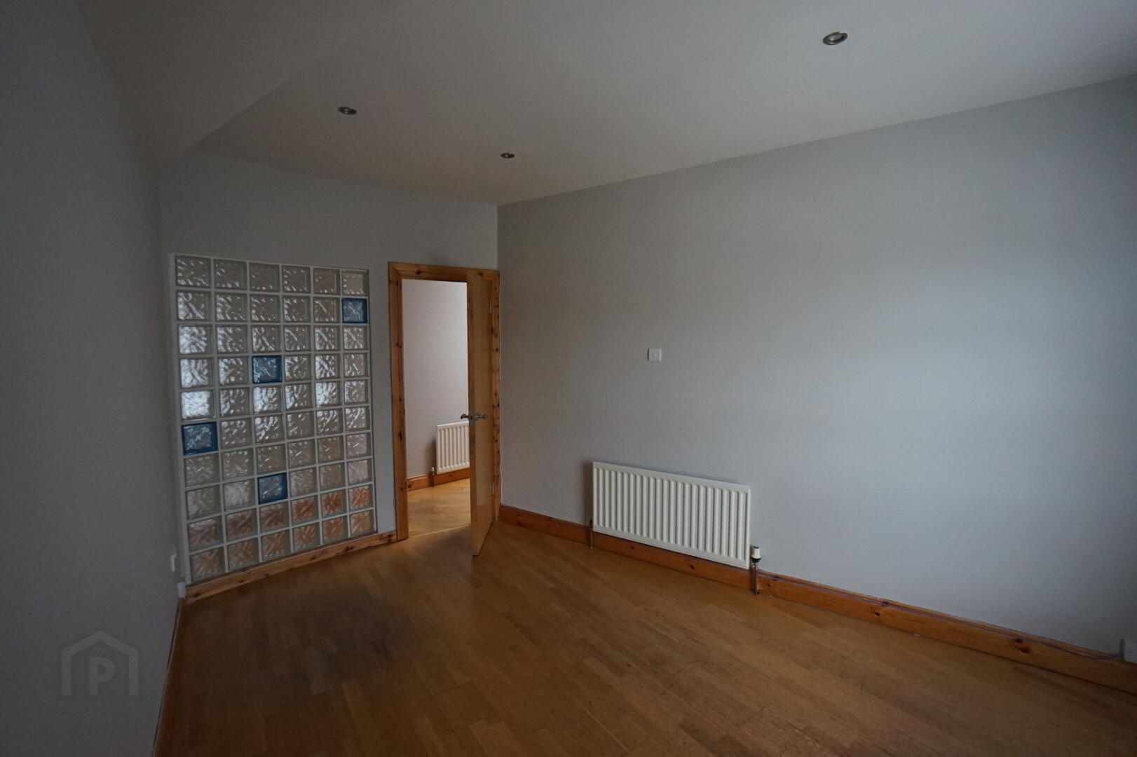 8a Ballynahinch Street 4 of 14