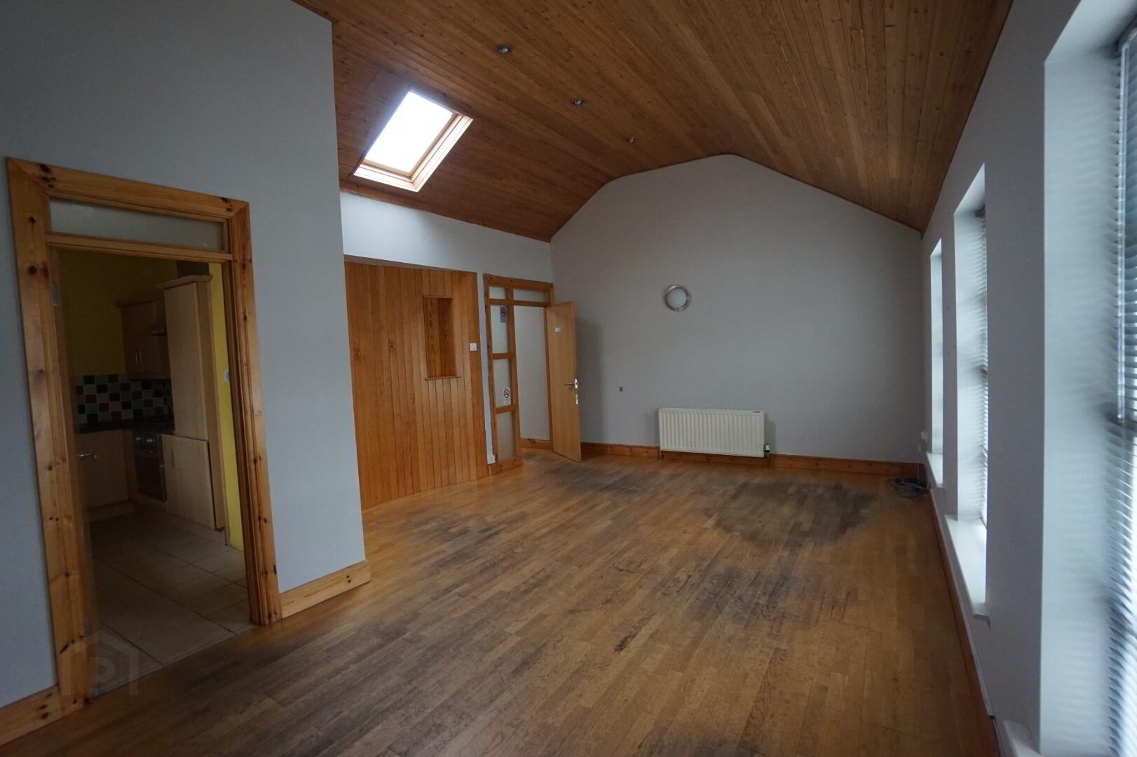 8a Ballynahinch Street 7 of 14