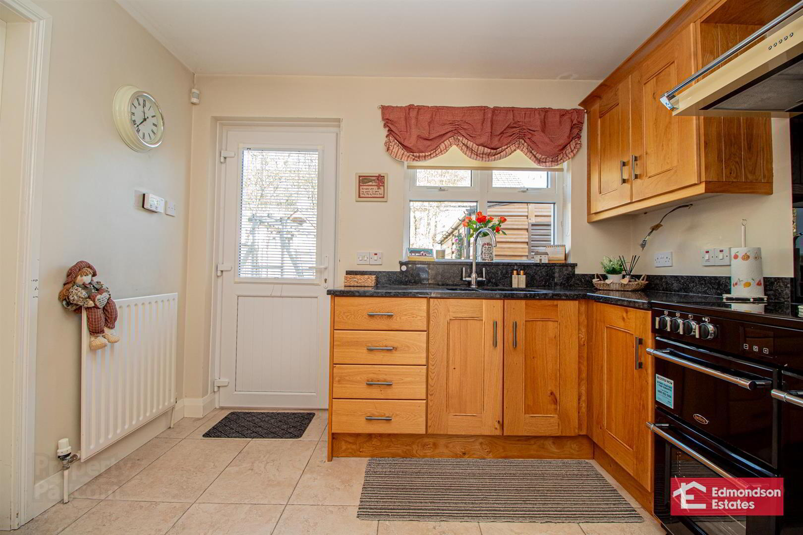 14 Glebe Manor 12 of 26