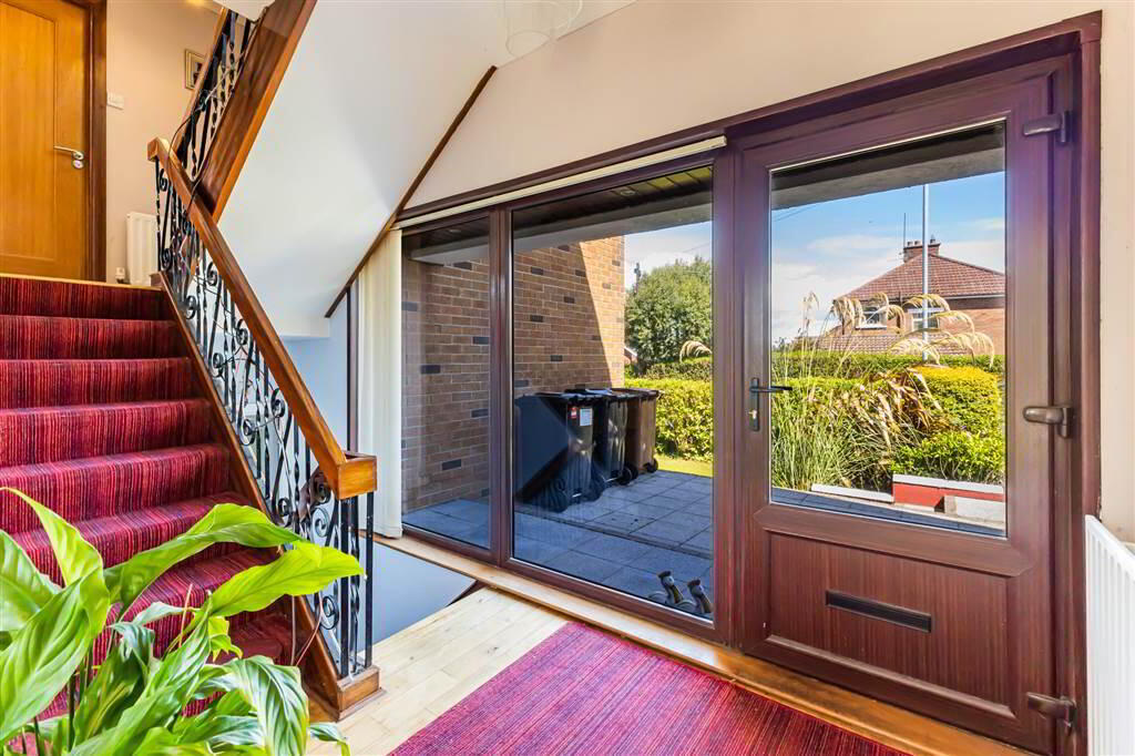 49 Cliveden Crescent 4 of 31