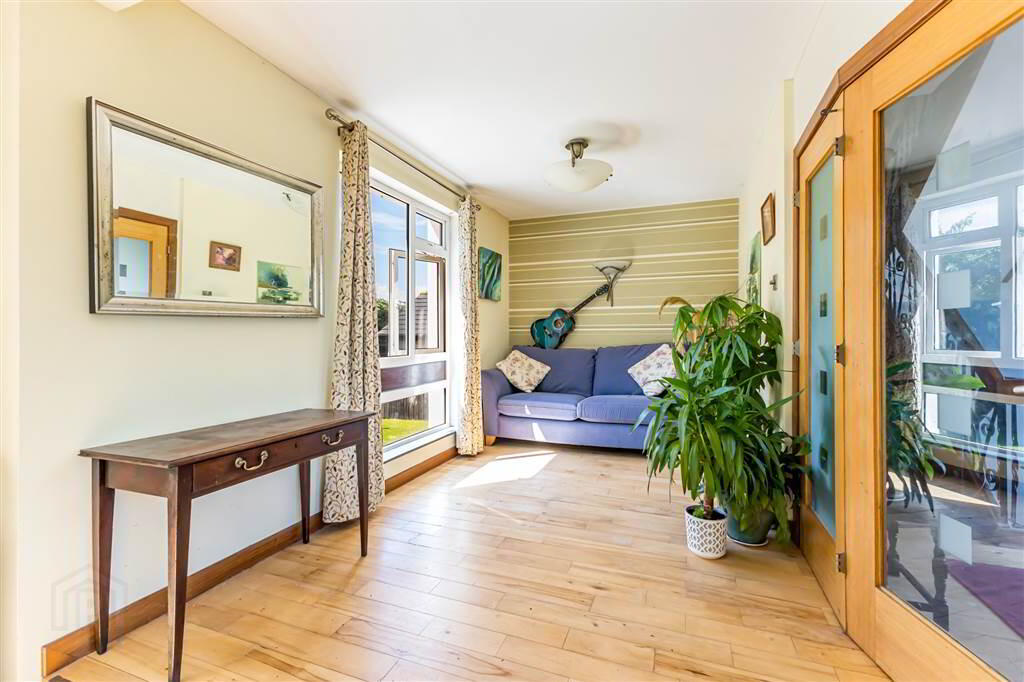 49 Cliveden Crescent 7 of 31
